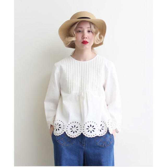 Dot&Stripes CHILDWOMAN(ドットアンドストライプスチャイルドウーマン)のカットワークブラウス レディースのトップス(シャツ/ブラウス(長袖/七分))の商品写真