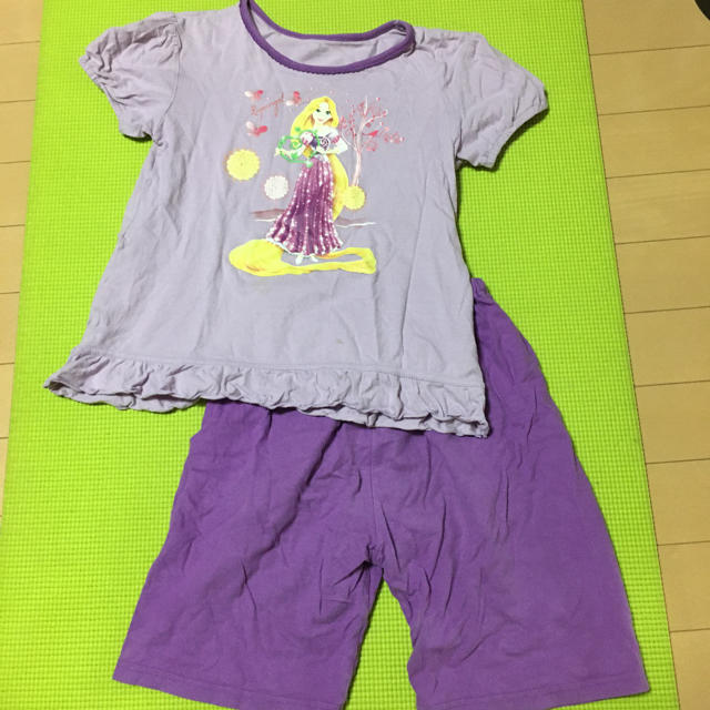 Disney(ディズニー)の子供パジャマ　130 キッズ/ベビー/マタニティのキッズ服女の子用(90cm~)(パジャマ)の商品写真