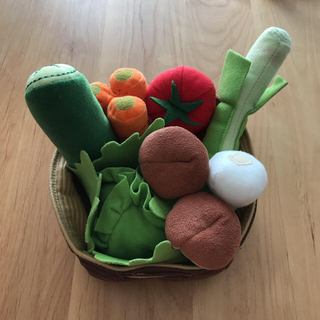 イケア(IKEA)の【送料込】美品✨IKEA おままごと　野菜(知育玩具)