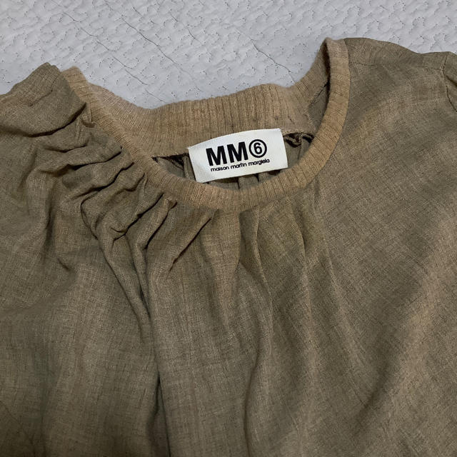 MM6(エムエムシックス)のMM6 ベージュ　アシンメトリーカットソー　ワンピース レディースのトップス(カットソー(長袖/七分))の商品写真
