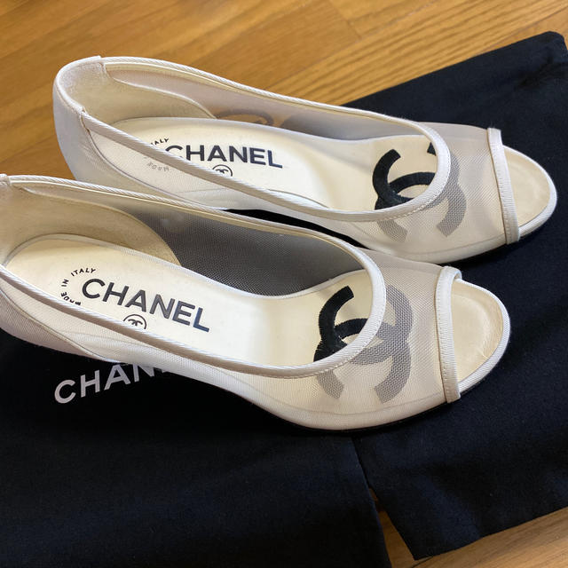 CHANEL(シャネル)のシャネル　パール　ヒール　パンプス レディースの靴/シューズ(ハイヒール/パンプス)の商品写真