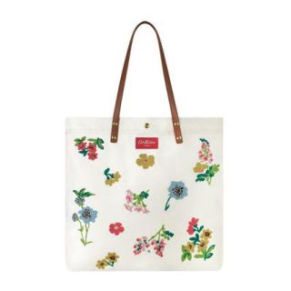 キャスキッドソン(Cath Kidston)の新品　キャスキッドソン　花柄　刺繍　トートバッグ　パーフェクトショッパー(トートバッグ)