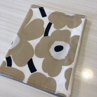 マリメッコ(marimekko)のマスクケース　非密のマスク　磁石でしまえるんです♪(その他)