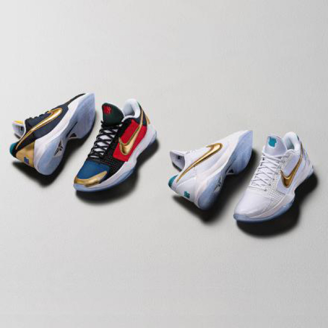 NIKE(ナイキ)のUNDEFEATED × NIKE KOBE 5 PROTRO PACK 27 メンズの靴/シューズ(スニーカー)の商品写真