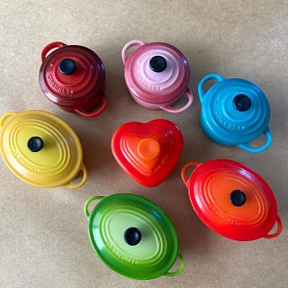 ルクルーゼ(LE CREUSET)の値下げしました‼️  ル・クルーゼ　マグネット(ノベルティグッズ)