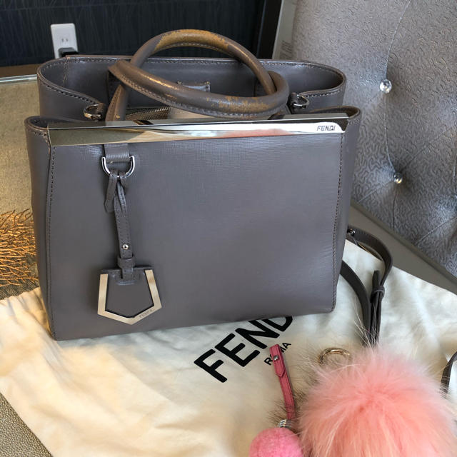 FENDI(フェンディ)のFENDI プチトゥージュール レディースのバッグ(ショルダーバッグ)の商品写真