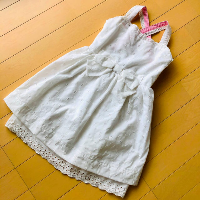 120 ワンピース 白 ビックリボン レース ホワイト 未着用 キッズ/ベビー/マタニティのキッズ服女の子用(90cm~)(ワンピース)の商品写真