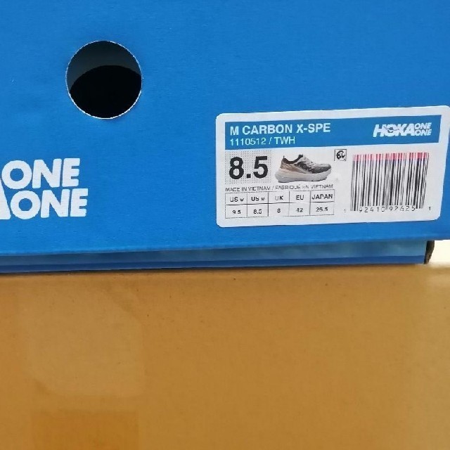 新品未使用 HOKA ONEONE CARBONX カーボンX−SPE 26.5 3