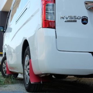 NISSAN　NV350　キャラバン　マッドガード　マッドフラッ