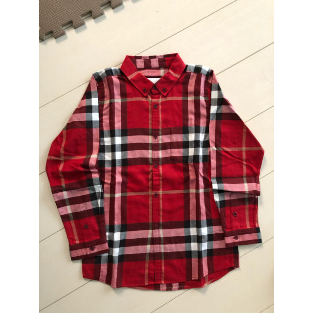 BURBERRY(バーバリー)のBurberryシャツ140センチ キッズ/ベビー/マタニティのキッズ服男の子用(90cm~)(Tシャツ/カットソー)の商品写真