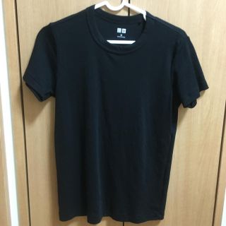 ユニクロ(UNIQLO)のUNIQLO 黒Tシャツ(Tシャツ(半袖/袖なし))