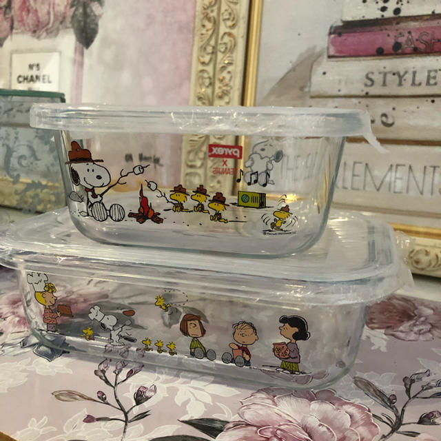 Pyrex(パイレックス)のパイレックス×スヌーピー ガラス保存容器 2個 インテリア/住まい/日用品のキッチン/食器(容器)の商品写真