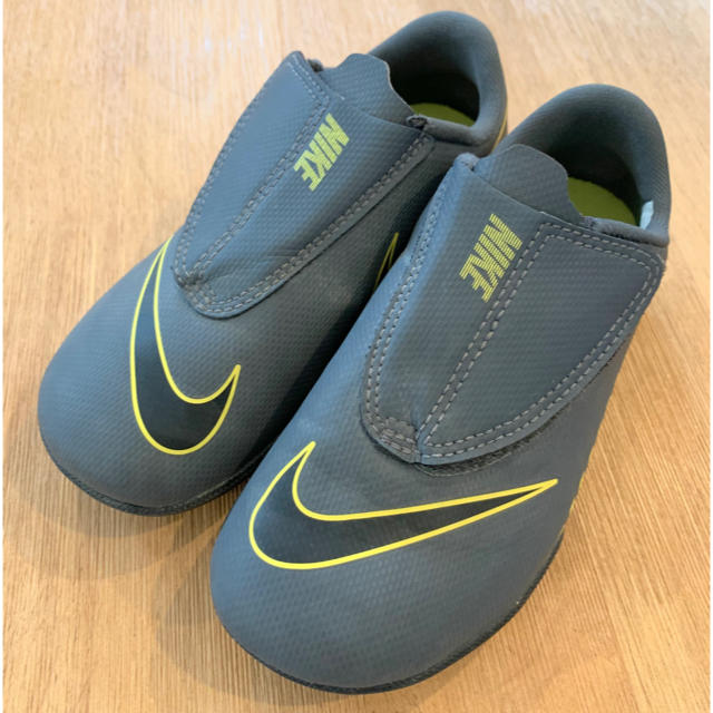 NIKE(ナイキ)のナイキ　サッカーシューズ　17.0cm キッズ/ベビー/マタニティのキッズ靴/シューズ(15cm~)(スニーカー)の商品写真