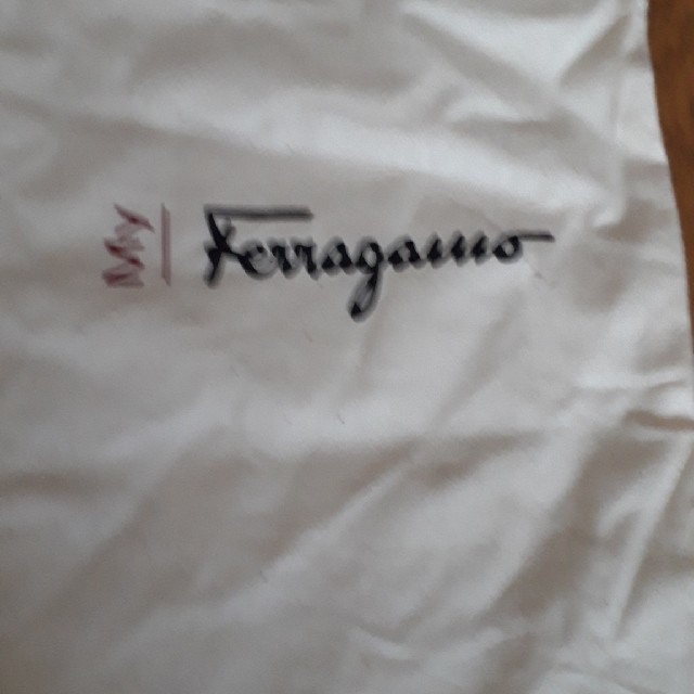 Salvatore Ferragamo(サルヴァトーレフェラガモ)のFerragamoシューズ袋 レディースの靴/シューズ(ハイヒール/パンプス)の商品写真