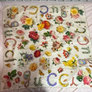 グッチ(Gucci)のGUCCI seta silk scarf 専用です！(バンダナ/スカーフ)