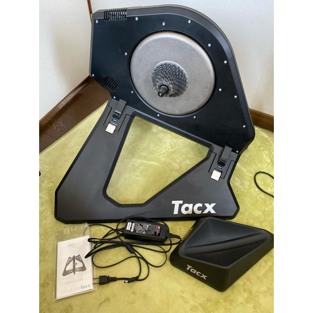 Tacx NEO 2T Smart スマートトレーナーおまけ付き