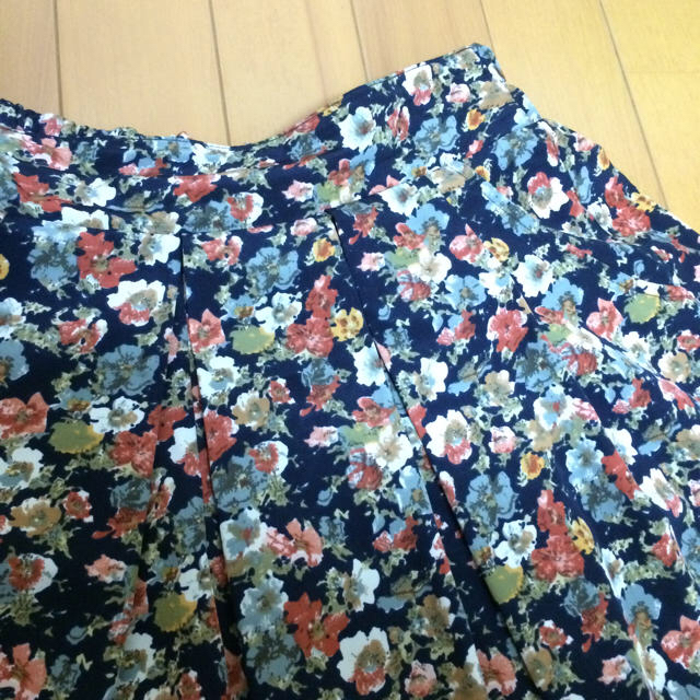 MAJESTIC LEGON(マジェスティックレゴン)の花柄キュロット レディースのパンツ(キュロット)の商品写真