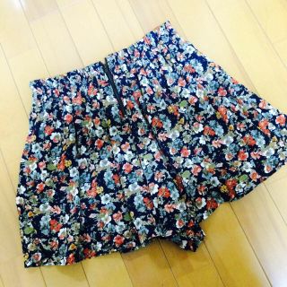 マジェスティックレゴン(MAJESTIC LEGON)の花柄キュロット(キュロット)