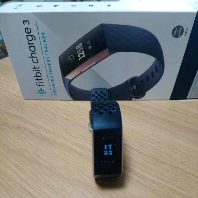 スポーツ/アウトドアFitbit Charge3