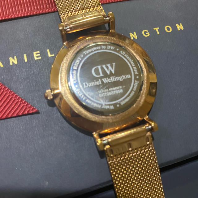 Daniel Wellington(ダニエルウェリントン)のウィラ様専用ページ ダニエルウェリントン　腕時計  ゴールド　ホワイト　美品 レディースのファッション小物(腕時計)の商品写真