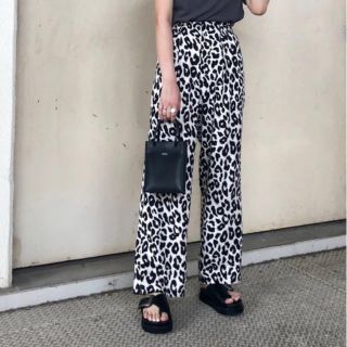 マウジー(moussy)のMOUSSY  LEOPARD GATHER パンツ(カジュアルパンツ)