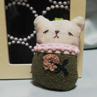 ミナペルホネン(mina perhonen)のハンドメイド　 ミナペルホネンハギレ　スキップ　くまさん チャーム(チャーム)