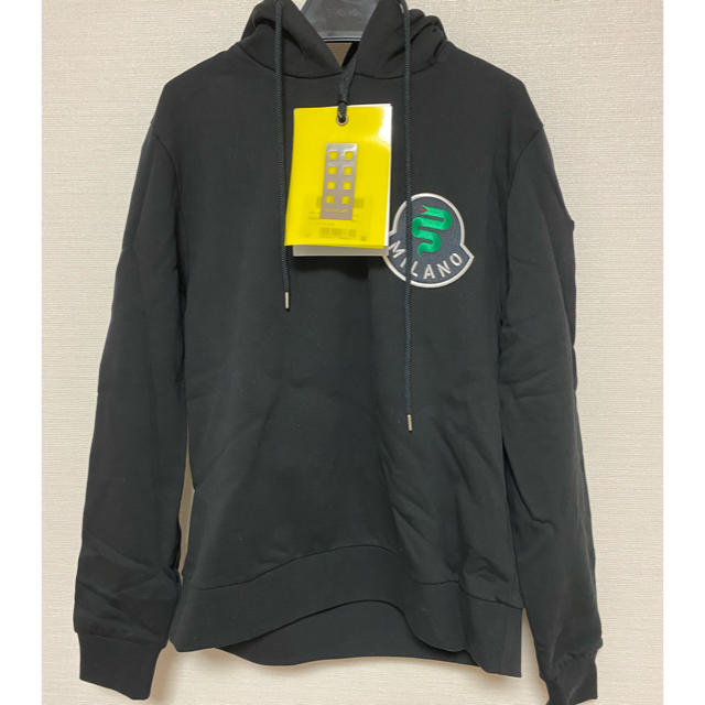 MONCLER(モンクレール)のあすぽんさん専用。新品未使用モンクレール　ハウスオブジーニアス　パーカー メンズのトップス(パーカー)の商品写真