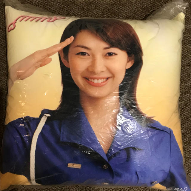 【レア】伊東美咲　コスプレ　クッション エンタメ/ホビーのタレントグッズ(アイドルグッズ)の商品写真