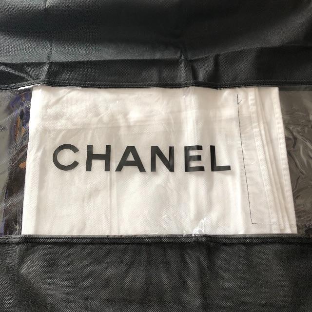 CHANEL(シャネル)のCHANELガーメント2枚セット インテリア/住まい/日用品の収納家具(押し入れ収納/ハンガー)の商品写真