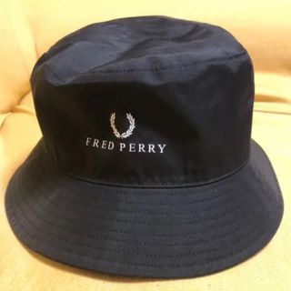 フレッドペリー(FRED PERRY)のフレッドペリーFRED PERRY バケットハット 帽子　黒色　ブラックカラー(ハット)