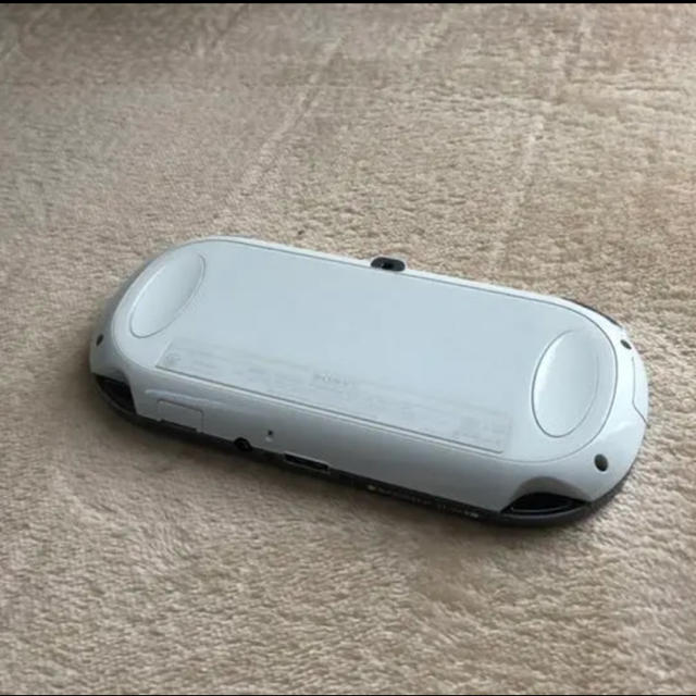 PlayStation Vita(プレイステーションヴィータ)のpsvita 1000 エンタメ/ホビーのゲームソフト/ゲーム機本体(携帯用ゲーム機本体)の商品写真