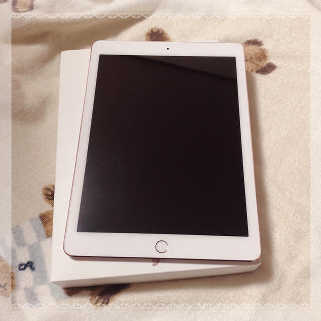 iPad(アイパッド)のiPad Pro 9.7インチ　32GB ローズゴールド スマホ/家電/カメラのPC/タブレット(タブレット)の商品写真