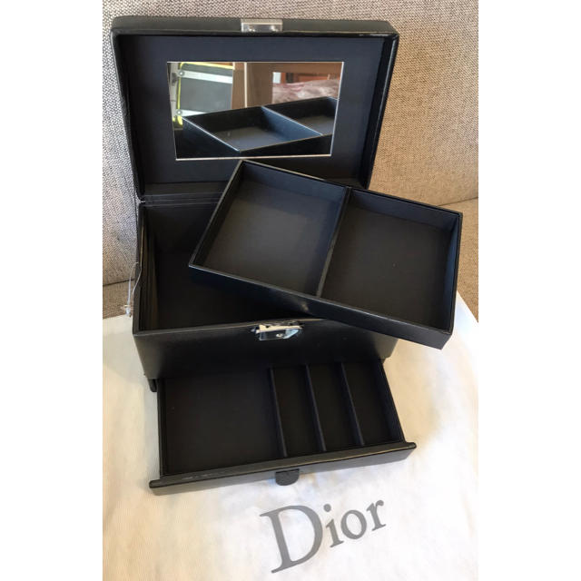 Christian Dior(クリスチャンディオール)のDior　beauty Make-up box ディオール　メイクアップボックス レディースのバッグ(その他)の商品写真