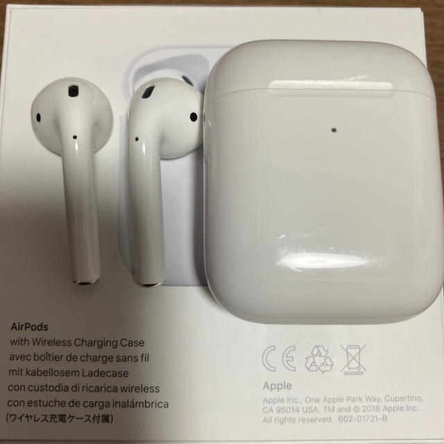 AirPods wireless Charging Case　MRXJ2J/A