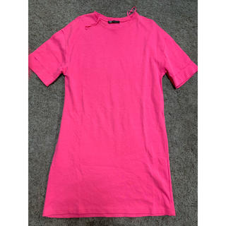 ザラ(ZARA)のZARA  ショッキングピンク　オーバーサイズTシャツ(Tシャツ(半袖/袖なし))