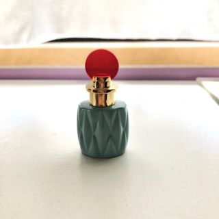 ミュウミュウ(miumiu)の【新品未使用】miumiu オードパフューム　7.5ml(香水(女性用))