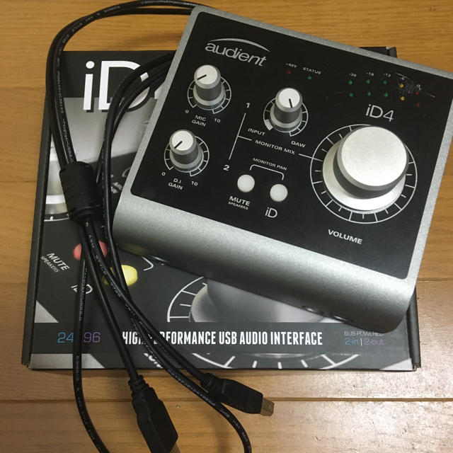 Audient iD4 楽器のDTM/DAW(オーディオインターフェイス)の商品写真