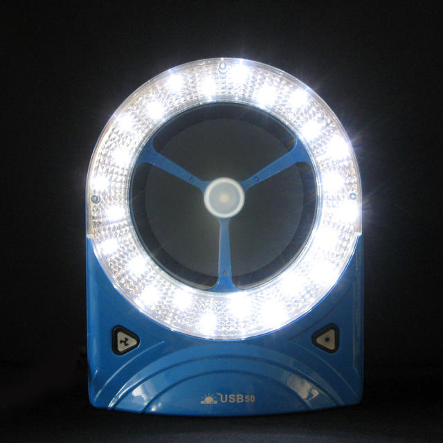 USB扇風機 卓上ファン LEDライト付き 風力切替付き　ブルー スマホ/家電/カメラの冷暖房/空調(扇風機)の商品写真