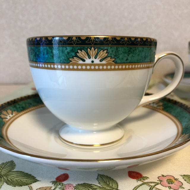 WEDGWOOD(ウェッジウッド)の【ウェッジウッド】カップ&ソーサー4客セット インテリア/住まい/日用品のキッチン/食器(食器)の商品写真