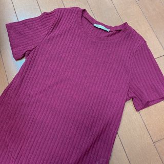 ザラ(ZARA)のワインレッド　Tシャツ(Tシャツ(半袖/袖なし))