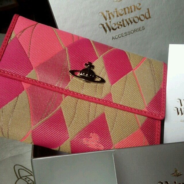 Vivienne Westwood(ヴィヴィアンウエストウッド)のvivienneWestwood財布 レディースのファッション小物(財布)の商品写真