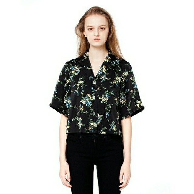 STUDIOUS(ステュディオス)のCLANE クラネ /BACK PLEATS ROOM FLOWER SHIRT レディースのトップス(シャツ/ブラウス(半袖/袖なし))の商品写真