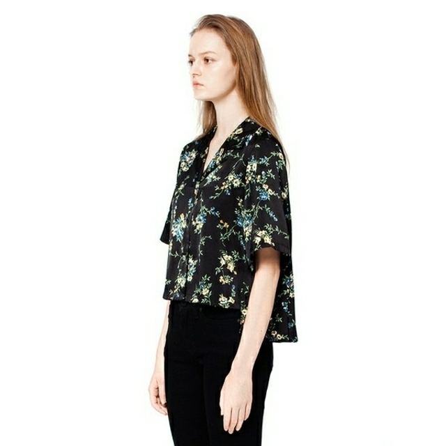 STUDIOUS(ステュディオス)のCLANE クラネ /BACK PLEATS ROOM FLOWER SHIRT レディースのトップス(シャツ/ブラウス(半袖/袖なし))の商品写真