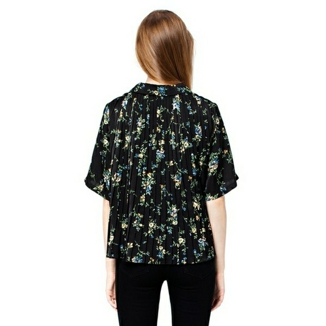 STUDIOUS(ステュディオス)のCLANE クラネ /BACK PLEATS ROOM FLOWER SHIRT レディースのトップス(シャツ/ブラウス(半袖/袖なし))の商品写真