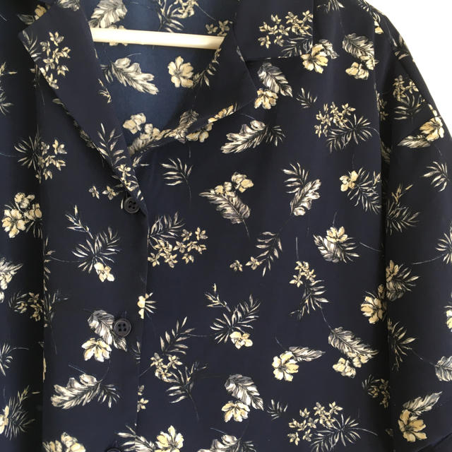 GU オープンカラーシャツ  開襟アロハシャツ レディースのトップス(シャツ/ブラウス(半袖/袖なし))の商品写真