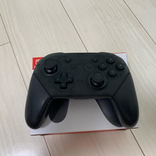 ニンテンドースイッチ　プロコントローラー