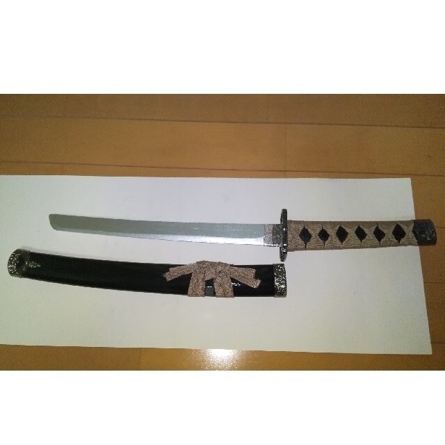 模造木製  日本刀   太刀  小刀 セット エンタメ/ホビーのコスプレ(小道具)の商品写真