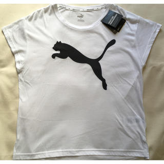 プーマ(PUMA)のロゴTシャツ ウェア ホワイト (Tシャツ(半袖/袖なし))