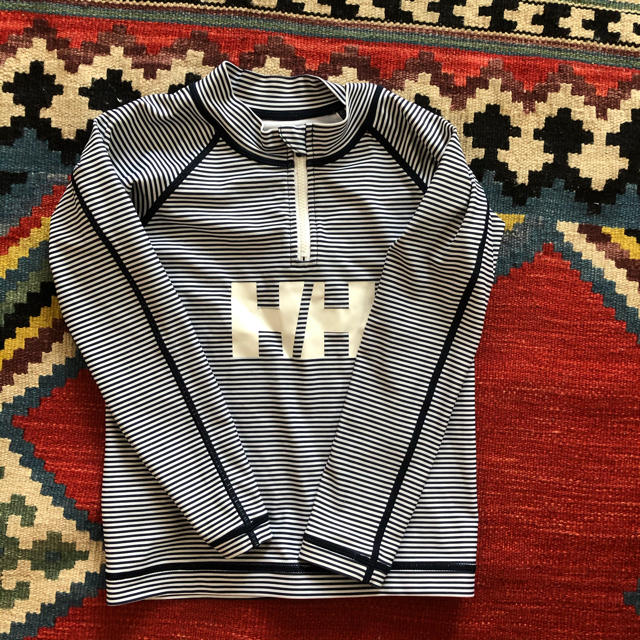 HELLY HANSEN(ヘリーハンセン)の中古　ヘリーハンセン　ラッシュガード　120 キッズ/ベビー/マタニティのキッズ服男の子用(90cm~)(水着)の商品写真