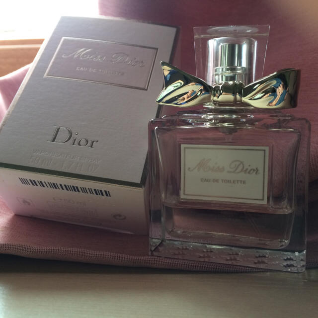 Dior(ディオール)のmiss Dior 50ml 美品 コスメ/美容の香水(香水(女性用))の商品写真